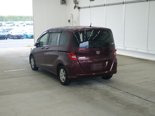 HONDA FREED 2009