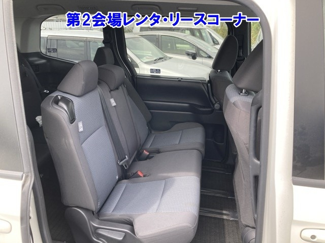 TOYOTA NOAH 2022