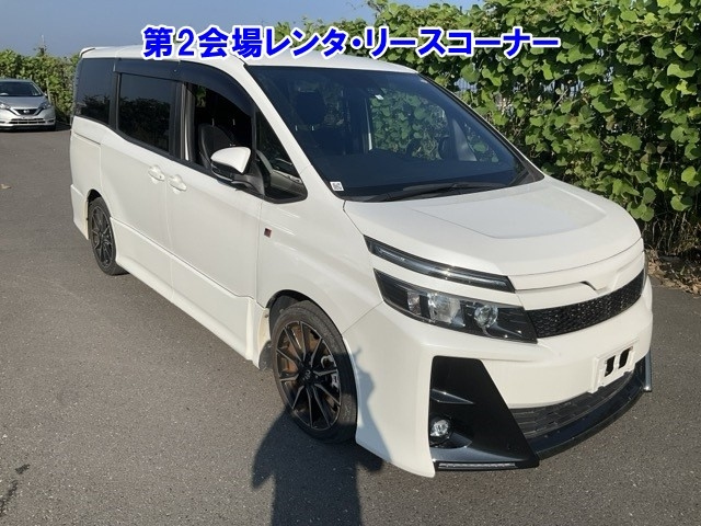 TOYOTA VOXY 2020