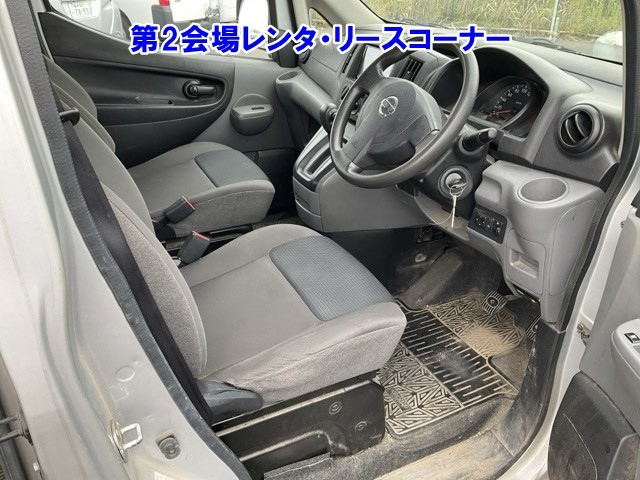 NISSAN NV200 2017