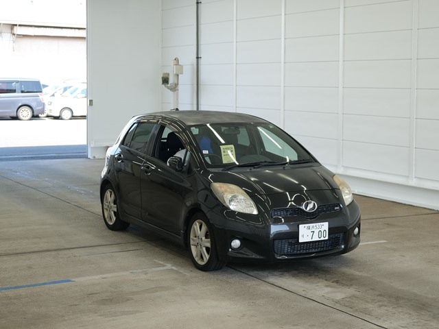 TOYOTA VITZ 2009