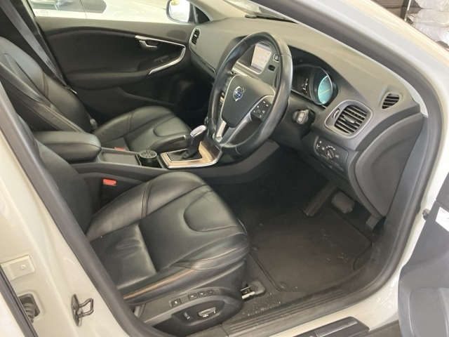 VOLVO V40 2013