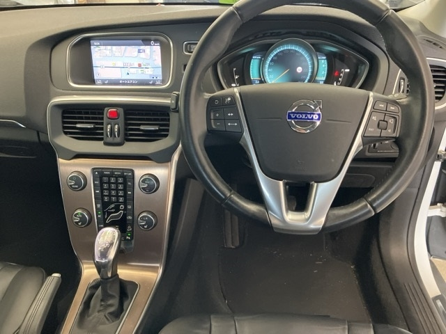 VOLVO V40 2013