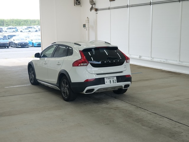 VOLVO V40 2013