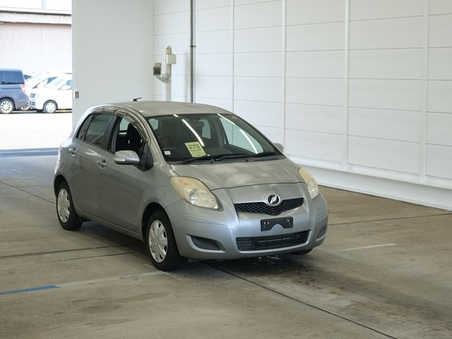 TOYOTA VITZ 2010