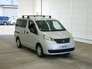 MITSUBISHI DELICA 2017