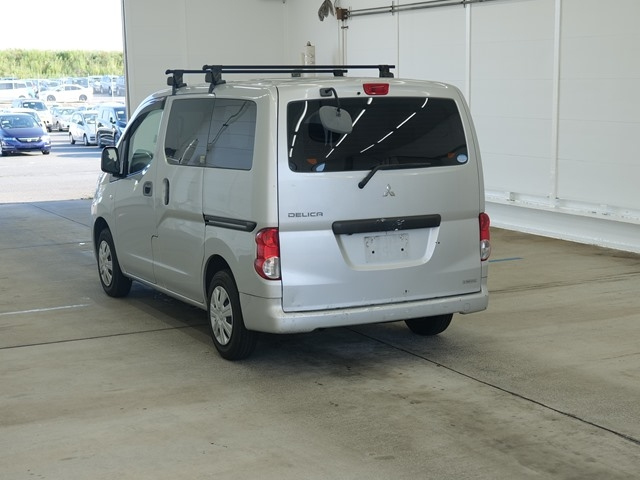 MITSUBISHI DELICA 2017