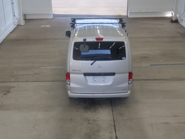 MITSUBISHI DELICA 2017