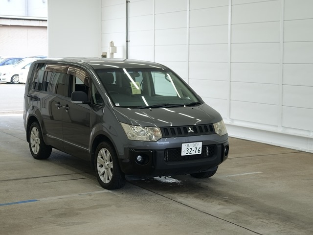 MITSUBISHI DELICA D5 2012