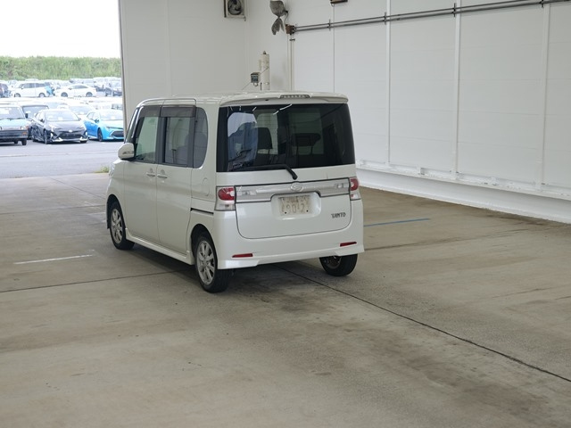 DAIHATSU TANTO 2008