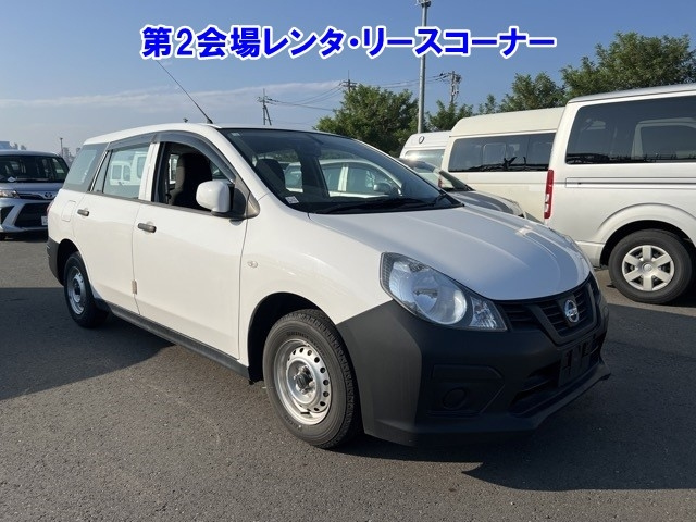 NISSAN AD 2017