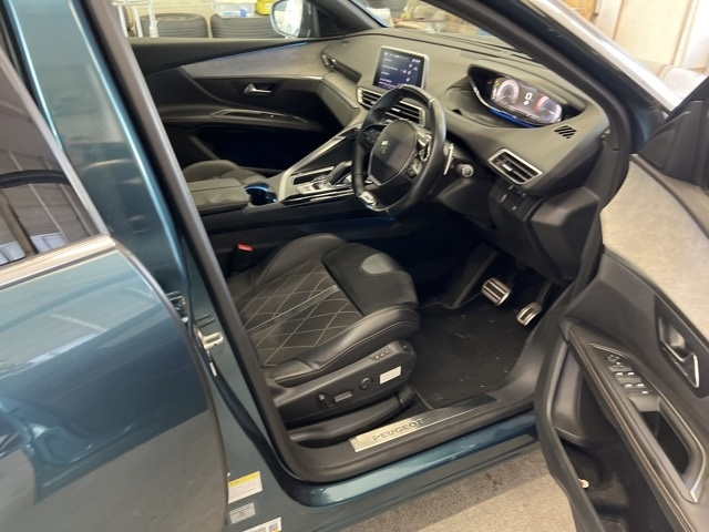 PEUGEOT 5008 2018