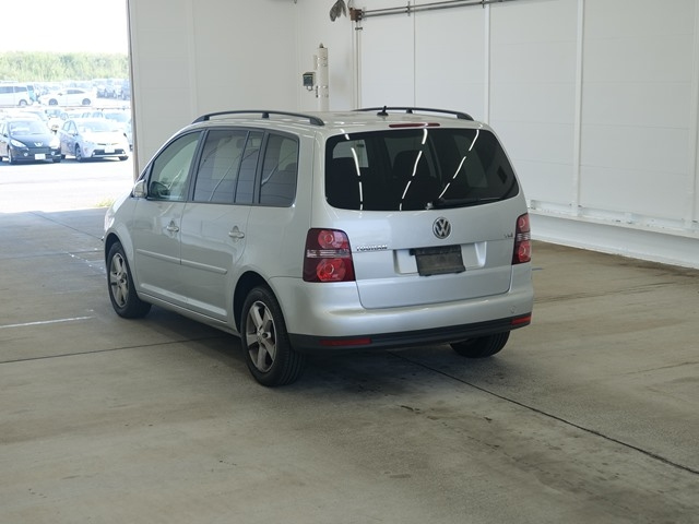 VOLKSWAGEN GOLF TOURAN 2008