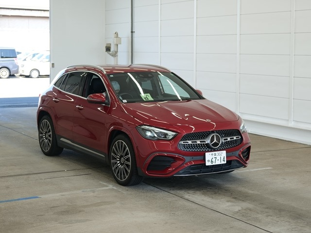 MERCEDES BENZ GLA CLASS 2023