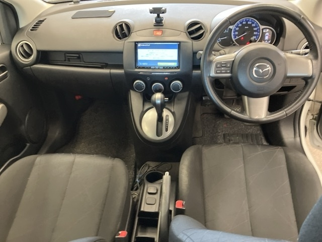 MAZDA DEMIO 2011