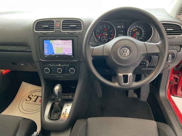 VOLKSWAGEN GOLF 2012