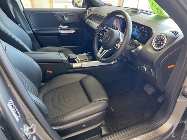 MERCEDES BENZ GLB 2023