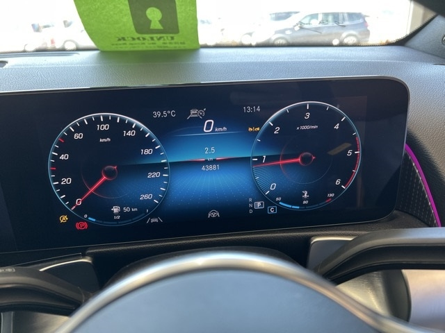 MERCEDES BENZ GLB 2023