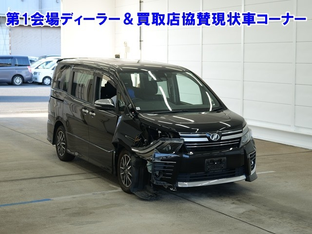 TOYOTA VOXY 2017