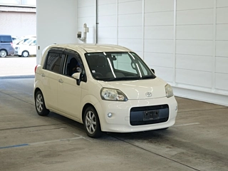 TOYOTA PORTE 2012