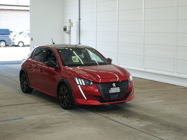 PEUGEOT 208 2021
