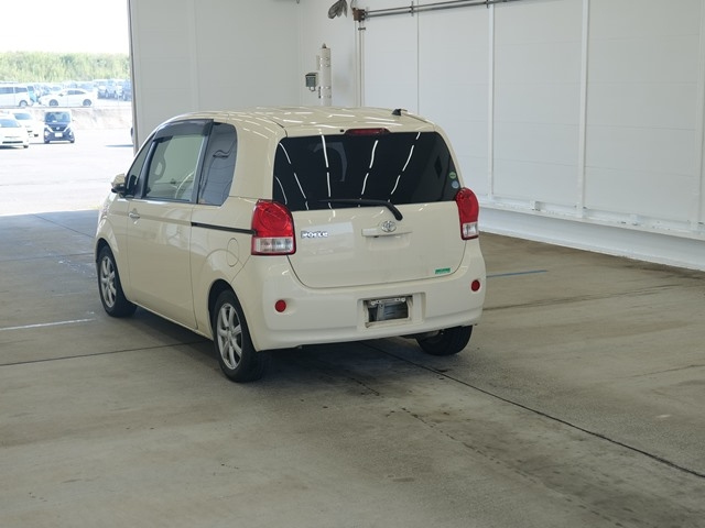 TOYOTA PORTE 2012