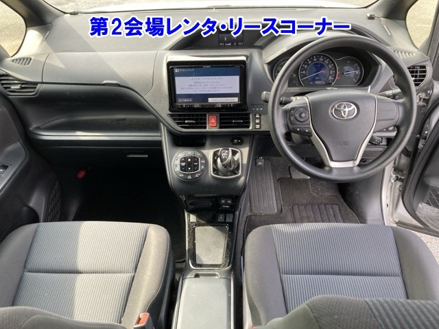 TOYOTA VOXY 2019