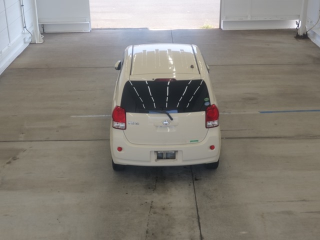 TOYOTA PORTE 2012