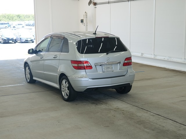 MERCEDES BENZ B CLASS 2011