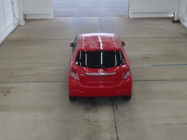 TOYOTA VITZ 2011