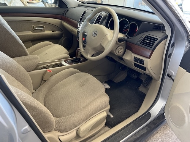 NISSAN SYLPHY 2010