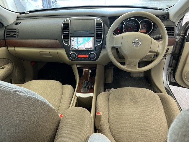 NISSAN SYLPHY 2010