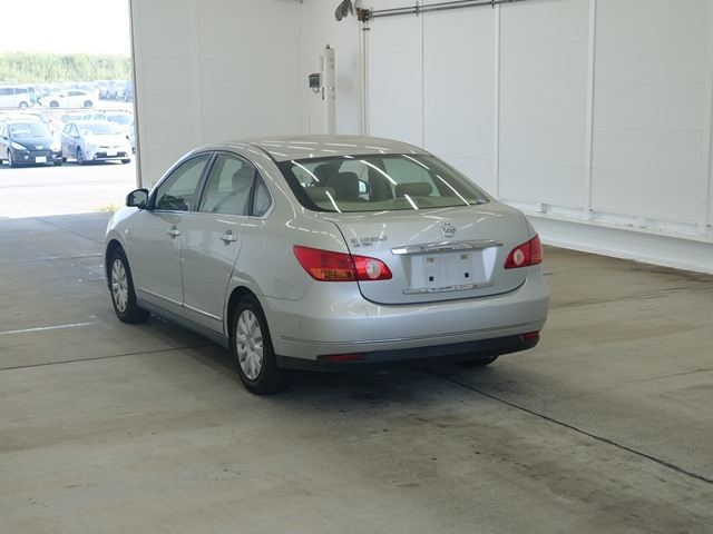 NISSAN SYLPHY 2010