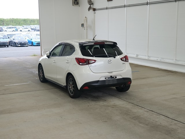 MAZDA DEMIO 2015