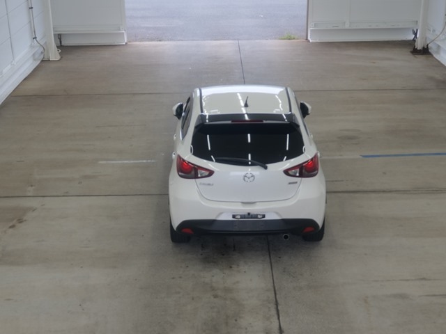 MAZDA DEMIO 2015