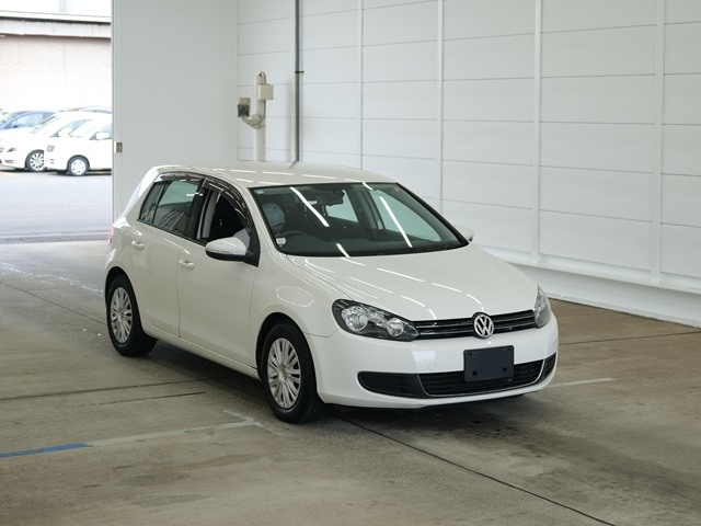 VOLKSWAGEN GOLF 2010