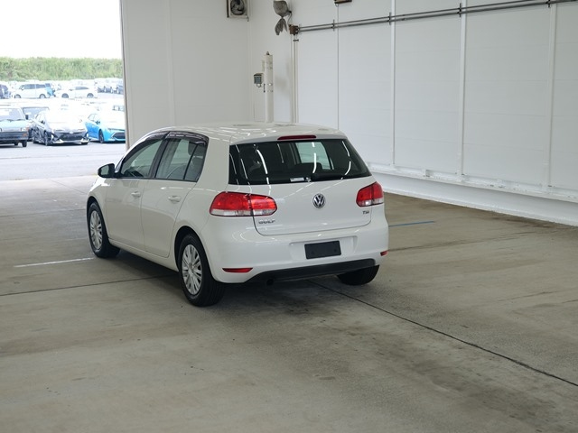 VOLKSWAGEN GOLF 2010