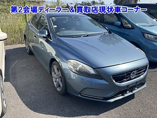 VOLVO V40 2013