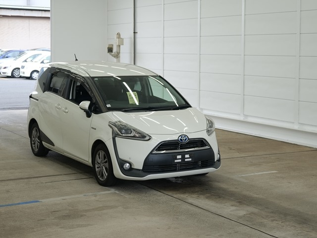 TOYOTA SIENTA 2015