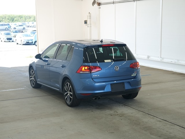VOLKSWAGEN GOLF 2016