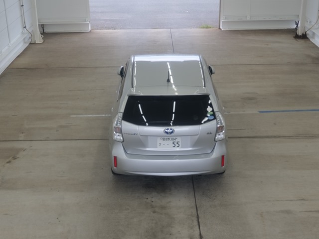 TOYOTA PRIUS ALPHA 2012