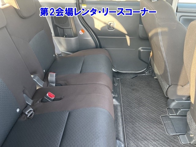 TOYOTA ROOMY 2023
