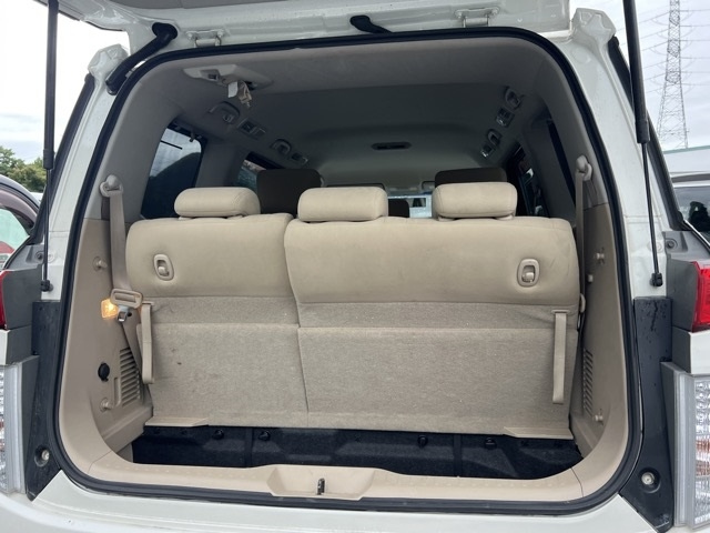 NISSAN ELGRAND 2010