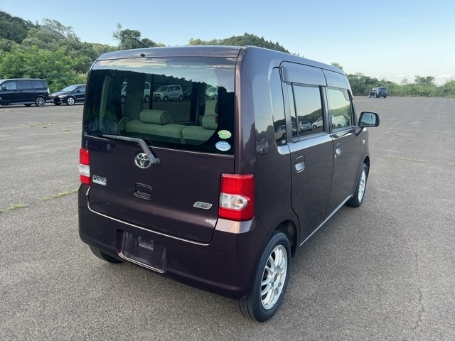 TOYOTA PIXIS SPACE 2013