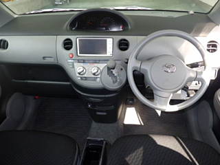 TOYOTA SIENTA 2010