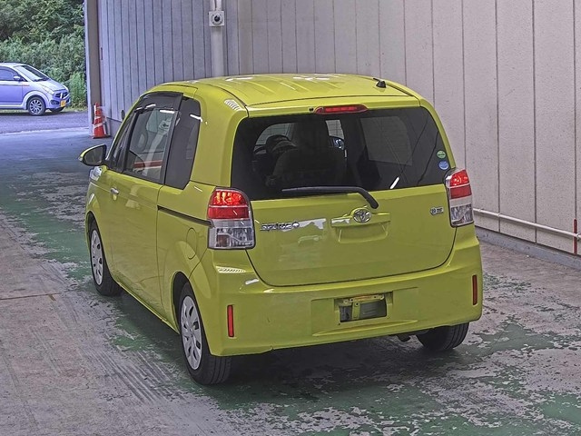 TOYOTA SPADE 2012