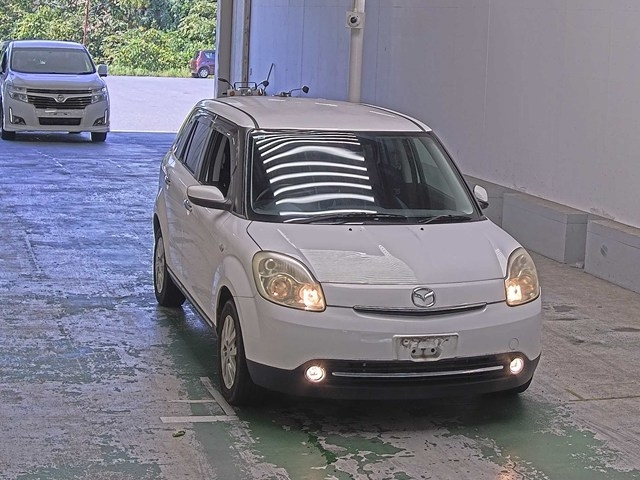 MAZDA VERISA 2009