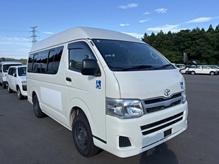 TOYOTA HIACE VAN 2011
