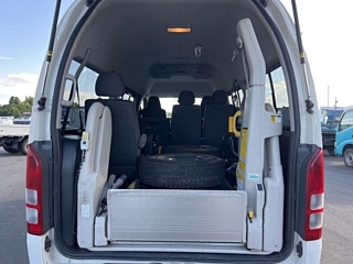 TOYOTA HIACE VAN 2011