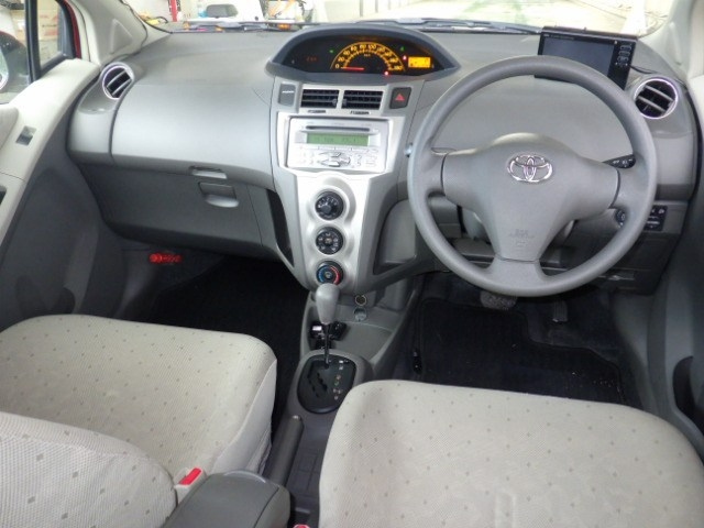 TOYOTA VITZ 2008